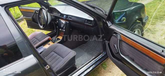 Mercedes E 200 1993, 220,000 km - 2.0 l - Bakı