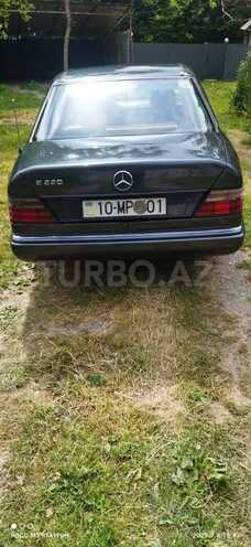 Mercedes E 200 1993, 220,000 km - 2.0 l - Bakı