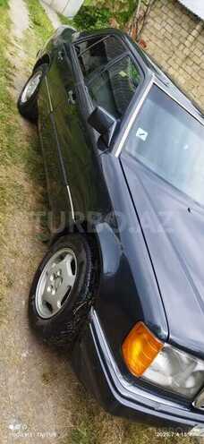 Mercedes E 200 1993, 220,000 km - 2.0 l - Bakı