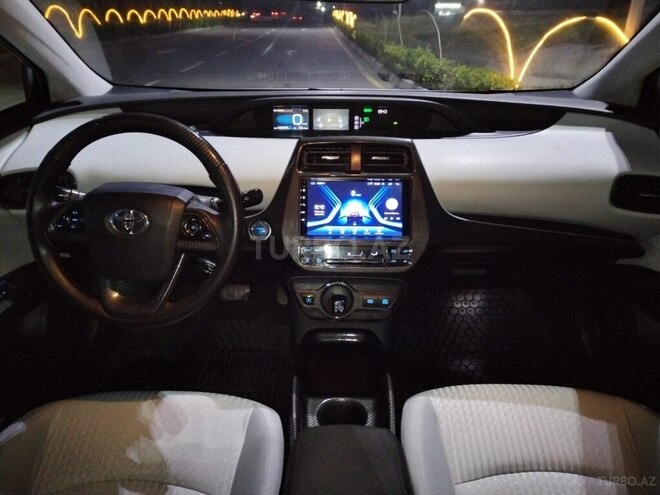 Toyota Prius 2018, 128,000 km - 1.8 л - Sumqayıt