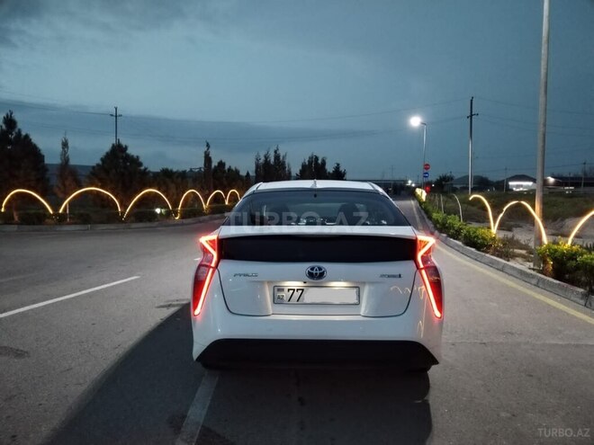 Toyota Prius 2018, 128,000 km - 1.8 л - Sumqayıt