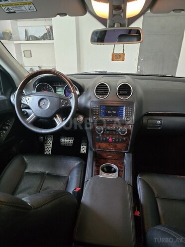 Mercedes GL 550-9