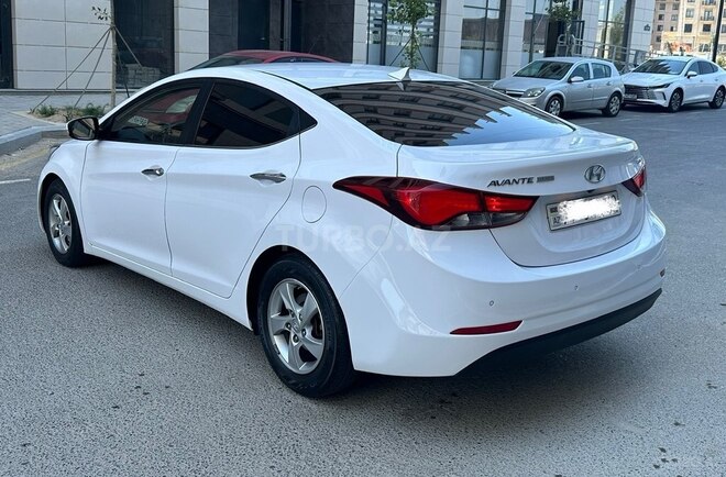 Hyundai Avante 2015, 250,000 km - 1.6 л - Bakı