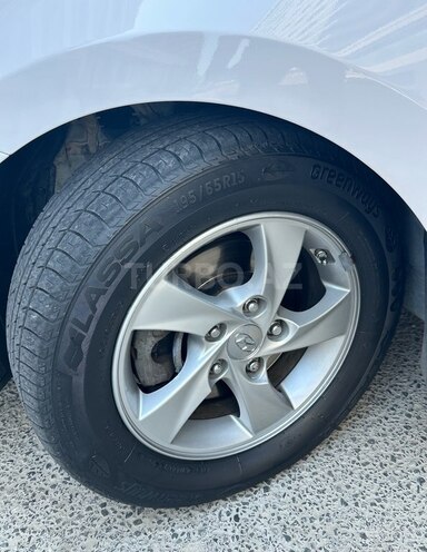 Hyundai Avante 2015, 250,000 km - 1.6 л - Bakı