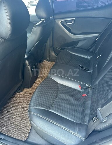 Hyundai Avante 2015, 250,000 km - 1.6 л - Bakı