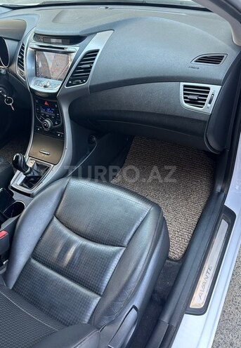 Hyundai Avante 2015, 250,000 km - 1.6 л - Bakı