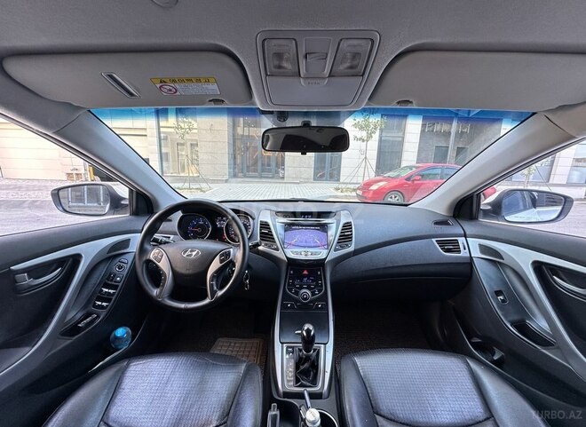 Hyundai Avante 2015, 250,000 km - 1.6 л - Bakı