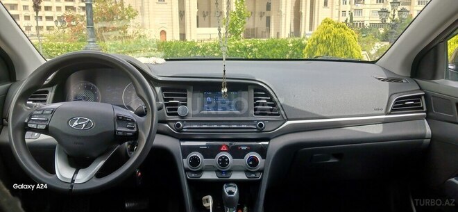 Hyundai Elantra 2019, 102,500 km - 2.0 l - Bakı