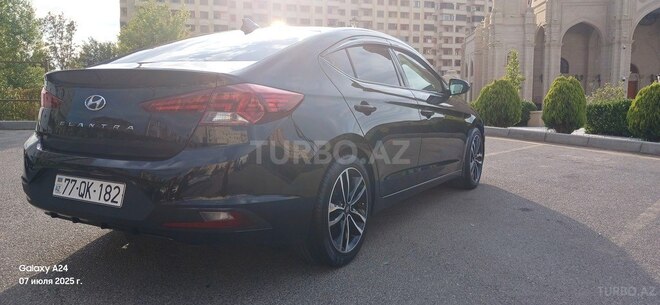 Hyundai Elantra 2019, 102,500 km - 2.0 l - Bakı