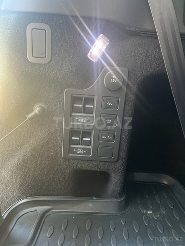 Land Rover Discovery 2017, 132,000 km - 3.0 l - Bakı
