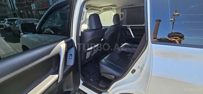 Toyota Land Cruiser Prado-9
