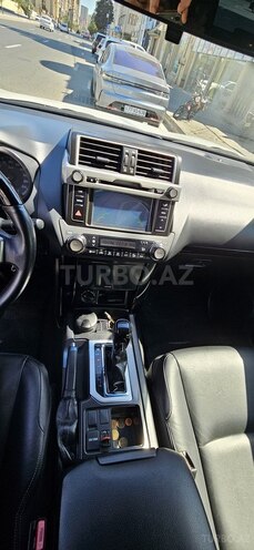 Toyota Land Cruiser Prado-11