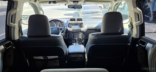 Toyota Land Cruiser Prado-8