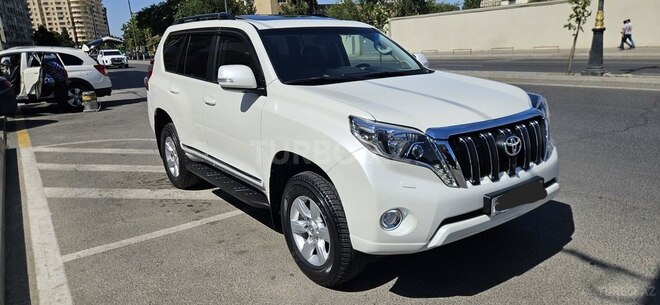 Toyota Land Cruiser Prado-4