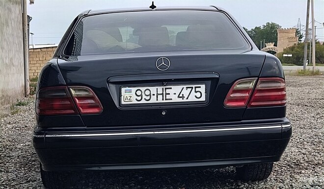 Mercedes E 220 d 2001, 512,354 km - 2.2 l - Salyan