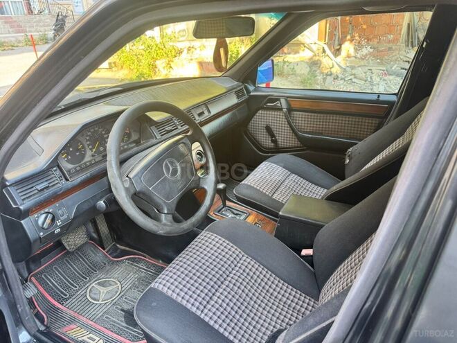 Mercedes E 220 1993, 300,000 km - 2.2 l - Bakı