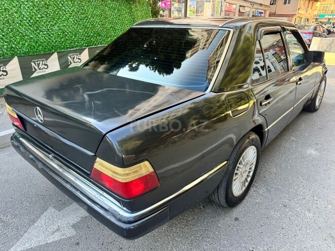 Mercedes E 220 1993, 300,000 km - 2.2 l - Bakı