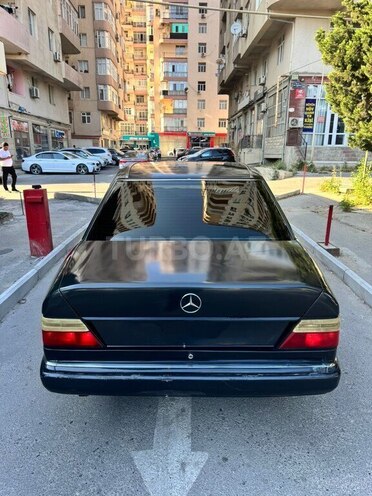 Mercedes E 220 1993, 300,000 km - 2.2 l - Bakı