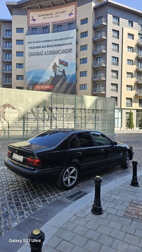 BMW 528 1998, 354,000 km - 2.8 l - Bakı