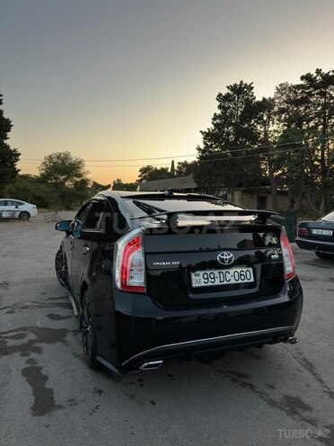 Toyota Prius-3