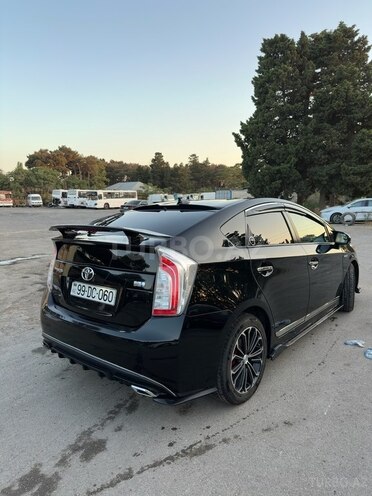 Toyota Prius-2