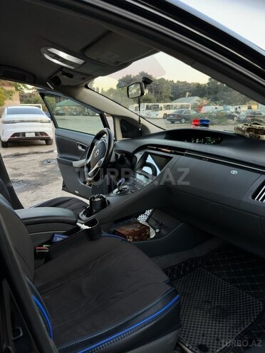 Toyota Prius-8