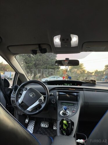 Toyota Prius-6