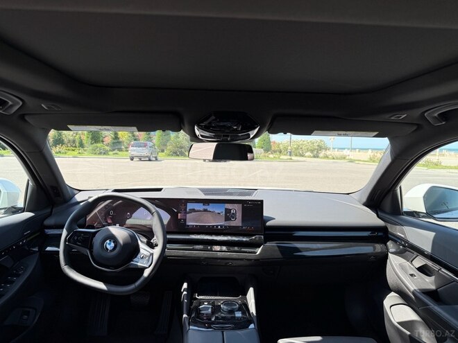 BMW 530 2024, 8,000 km - 2.0 l - Bakı