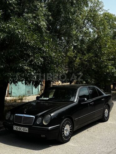 Mercedes E 240 1997, 256,000 km - 2.4 l - Sumqayıt