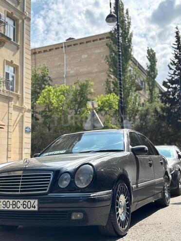Mercedes E 240 1997, 256,000 km - 2.4 l - Sumqayıt