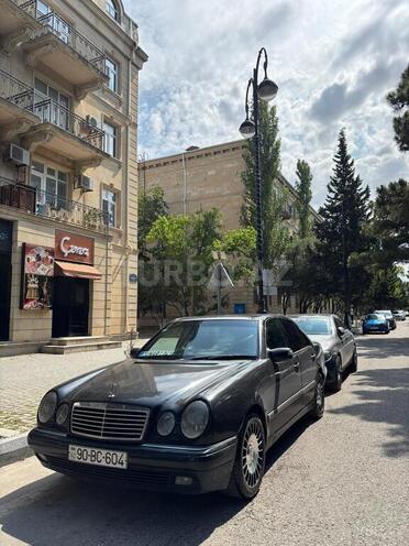 Mercedes E 240 1997, 256,000 km - 2.4 l - Sumqayıt