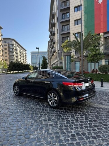 Kia K5-4