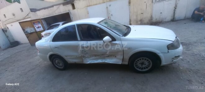 Nissan Sunny 2006, 250,000 km - 1.6 l - Bakı