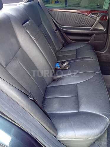 Mercedes E 280 1998, 298,457 km - 2.8 l - Qəbələ