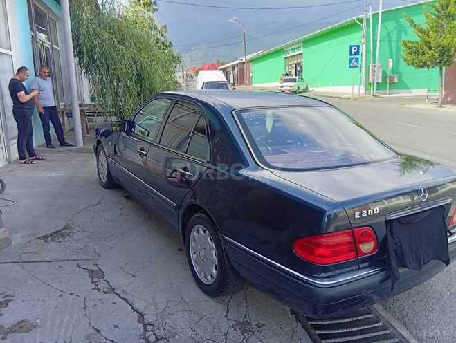 Mercedes E 280 1998, 298,457 km - 2.8 l - Qəbələ