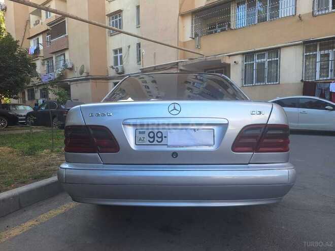 Mercedes E 220 d 2001, 435,000 km - 2.2 л - Bakı