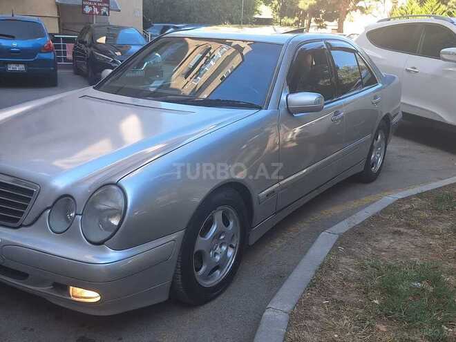 Mercedes E 220 d 2001, 435,000 km - 2.2 л - Bakı