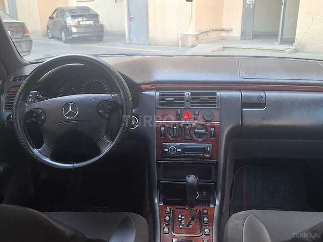 Mercedes E 220 d 2001, 435,000 km - 2.2 л - Bakı