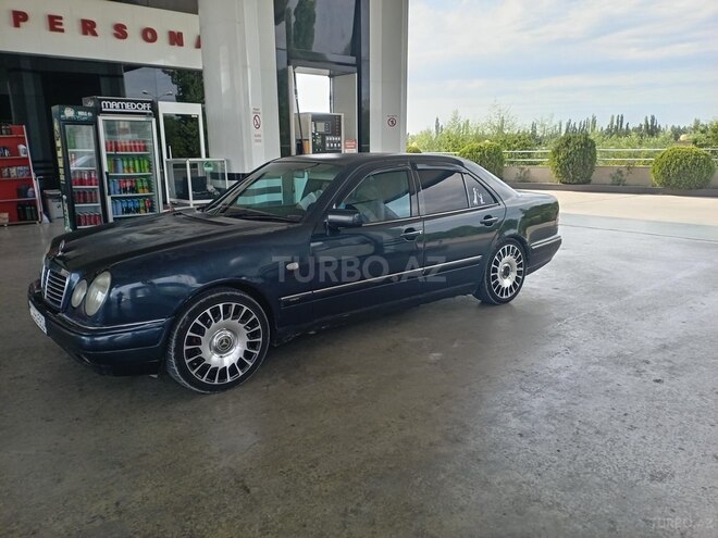 Mercedes E 230 1997, 250,000 km - 2.3 l - Bərdə