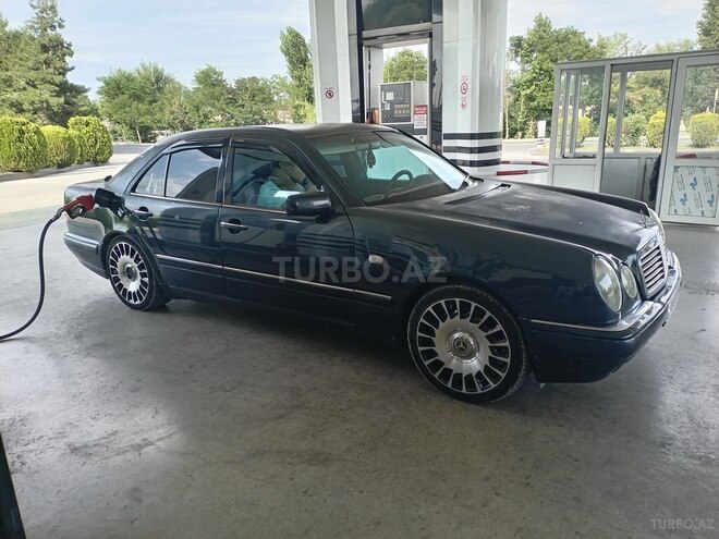 Mercedes E 230 1997, 250,000 km - 2.3 l - Bərdə