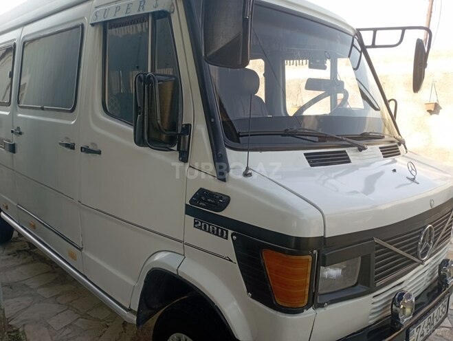 Mercedes 208 D 1993, 5,555,000 km - 2.9 л - Naxçıvan