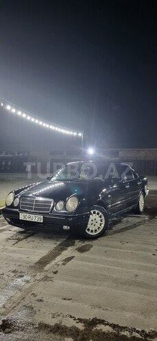 Mercedes E 230 1996, 522,000 km - 2.3 l - Astara