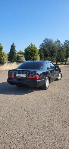 Mercedes E 230 1996, 522,000 km - 2.3 l - Astara