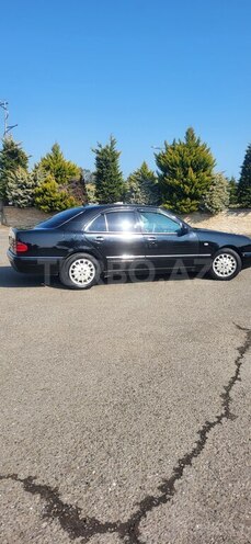 Mercedes E 230 1996, 522,000 km - 2.3 l - Astara