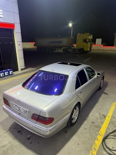 Mercedes E 280 2000, 348,120 km - 2.8 l - Yevlax