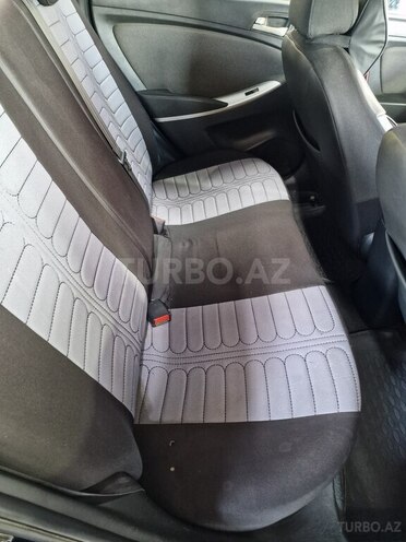 Hyundai Accent-6