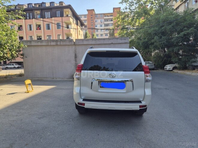 Toyota Land Cruiser Prado-8