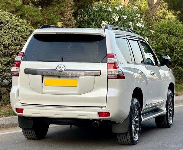 Toyota Land Cruiser Prado-5