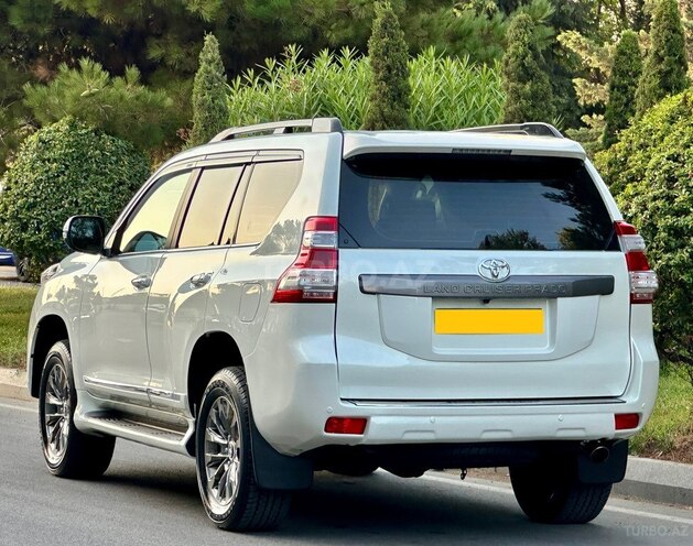 Toyota Land Cruiser Prado-6