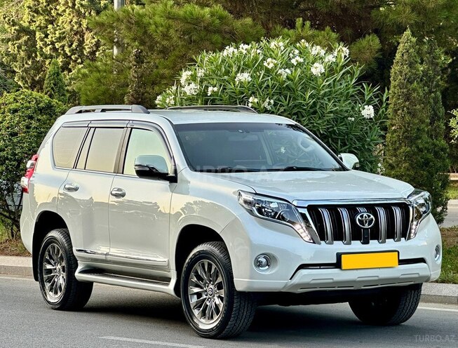 Toyota Land Cruiser Prado-4